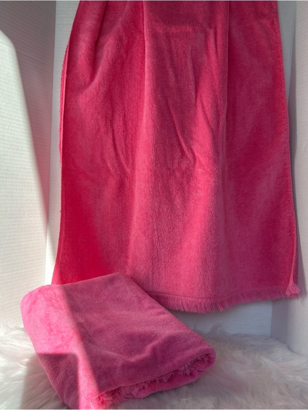 Vintage Plush Hot Pink Bath Towels - Set of 2